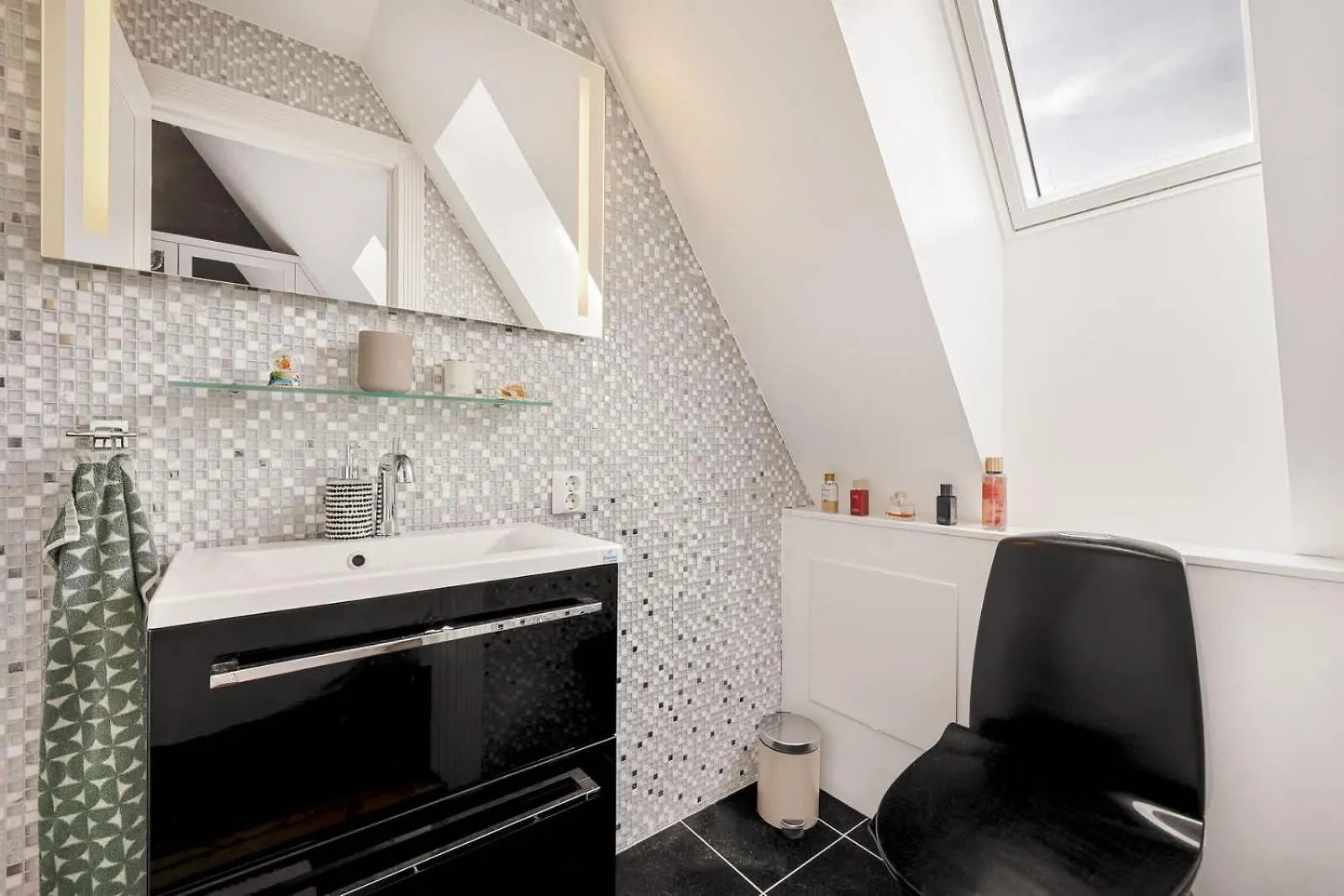 Dinbnb Apartments L 50M To Bryggen L 16 Guest L 3 Apt L Balcony L View Bergen