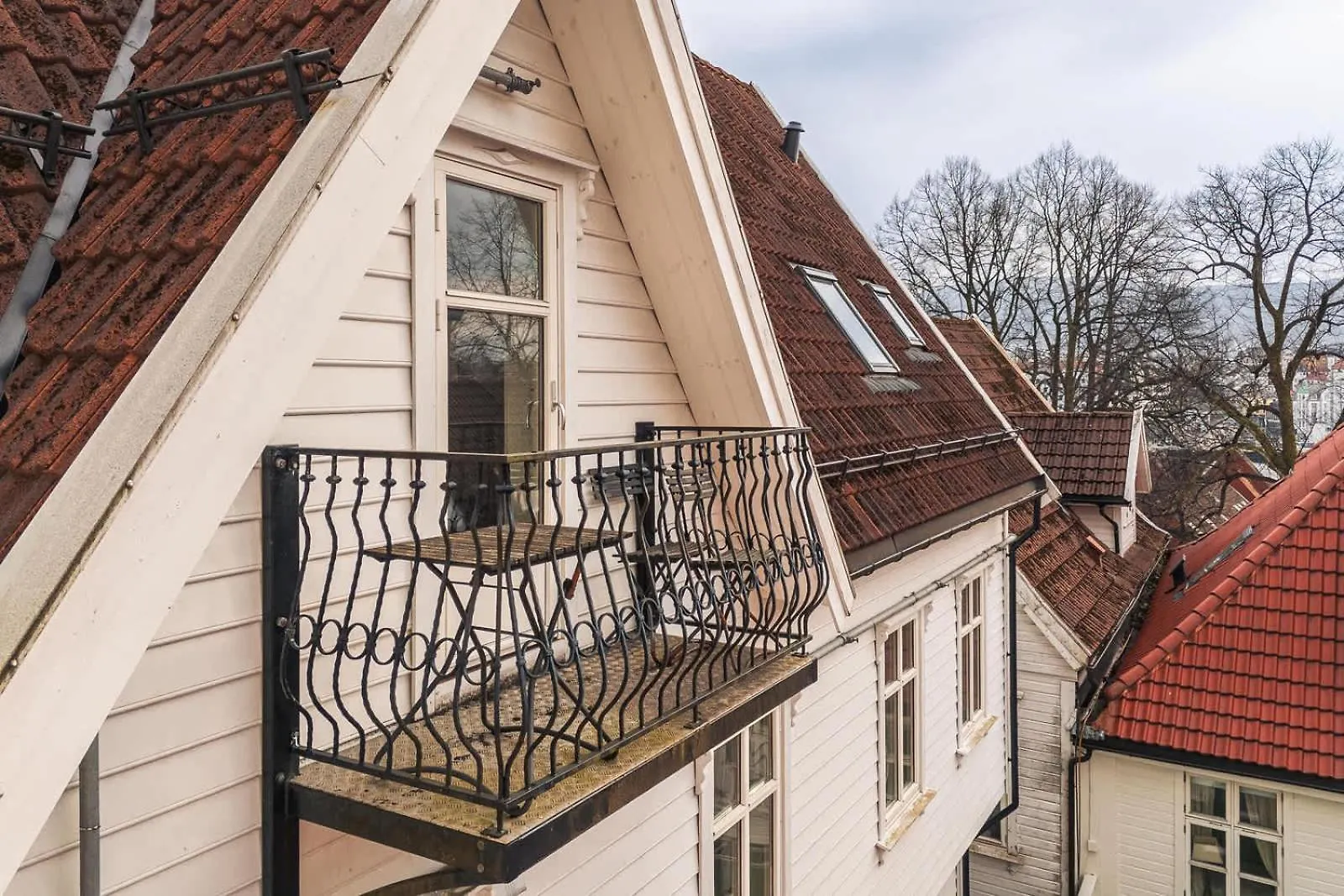 Dinbnb Apartments L 50M To Bryggen L 16 Guest L 3 Apt L Balcony L View Bergen