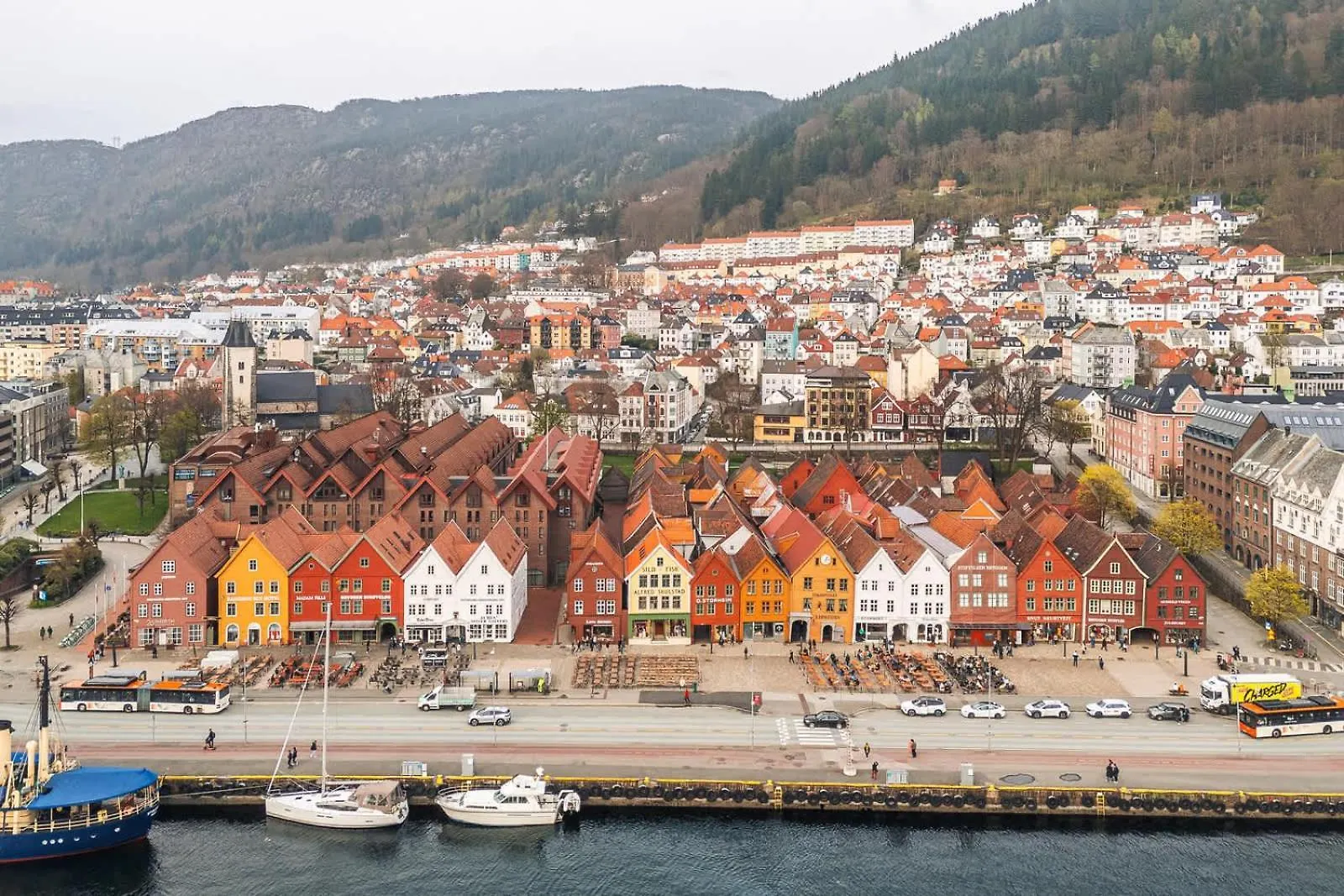 Dinbnb Apartments L 50M To Bryggen L 16 Guest L 3 Apt L Balcony L View Bergen 0*,