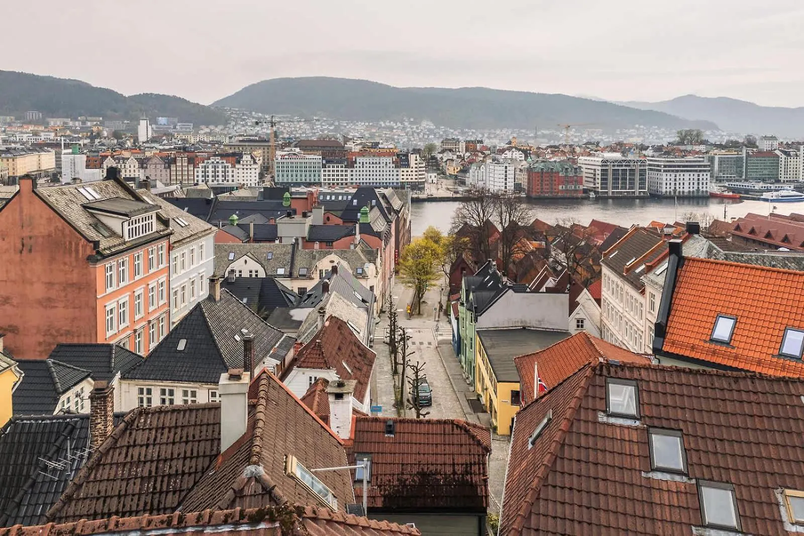 Dinbnb Apartments L 50M To Bryggen L 16 Guest L 3 Apt L Balcony L View Bergen